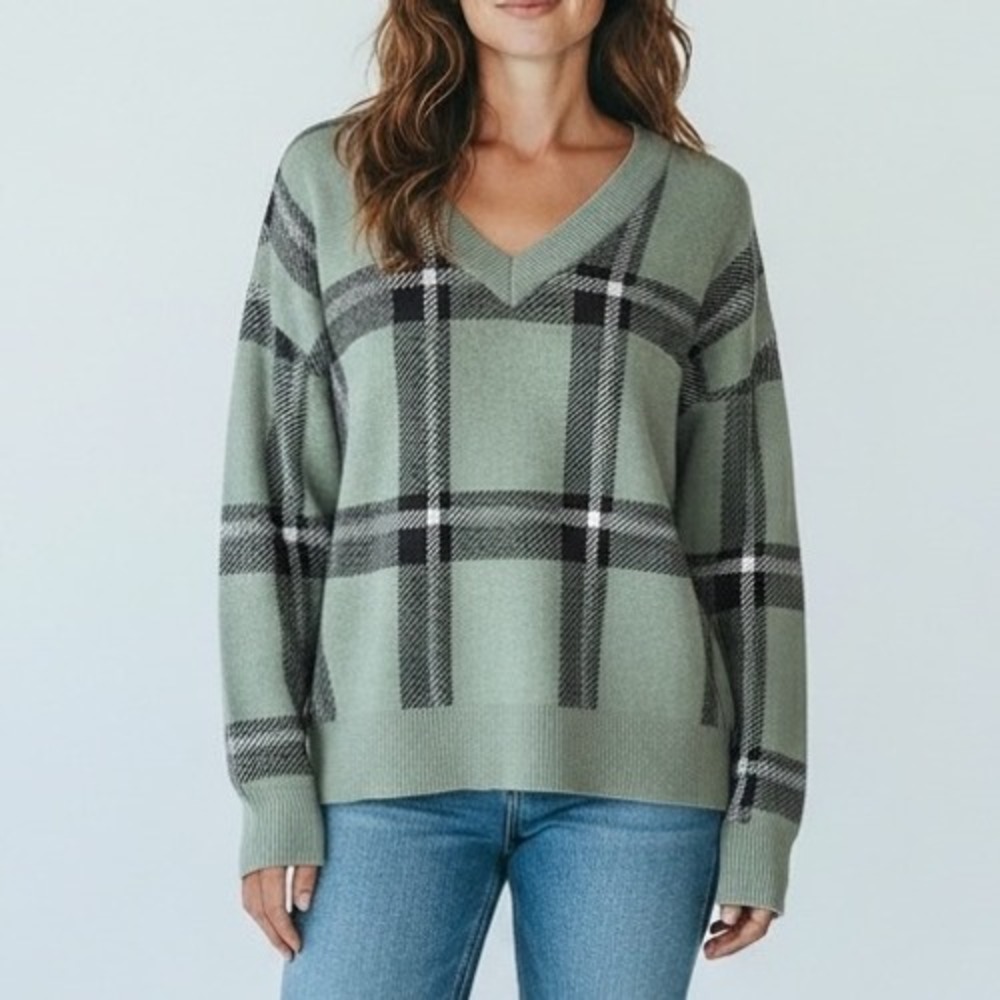 MAX STUDIO Womens Green Black White Plaid V-Neck Sweater Knit Top Size L Holiday